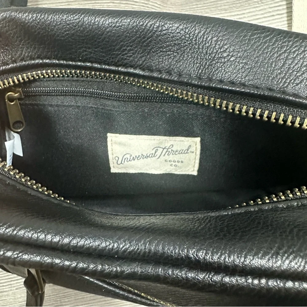 Universal Threads Black Crossbody Bag White Strap‎ Adjustable Pocket Festival